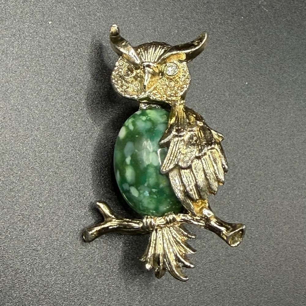 Vintage Gerry's Gold Tone Owl Pin with Green Stone Belly and Rhinestone Eyes